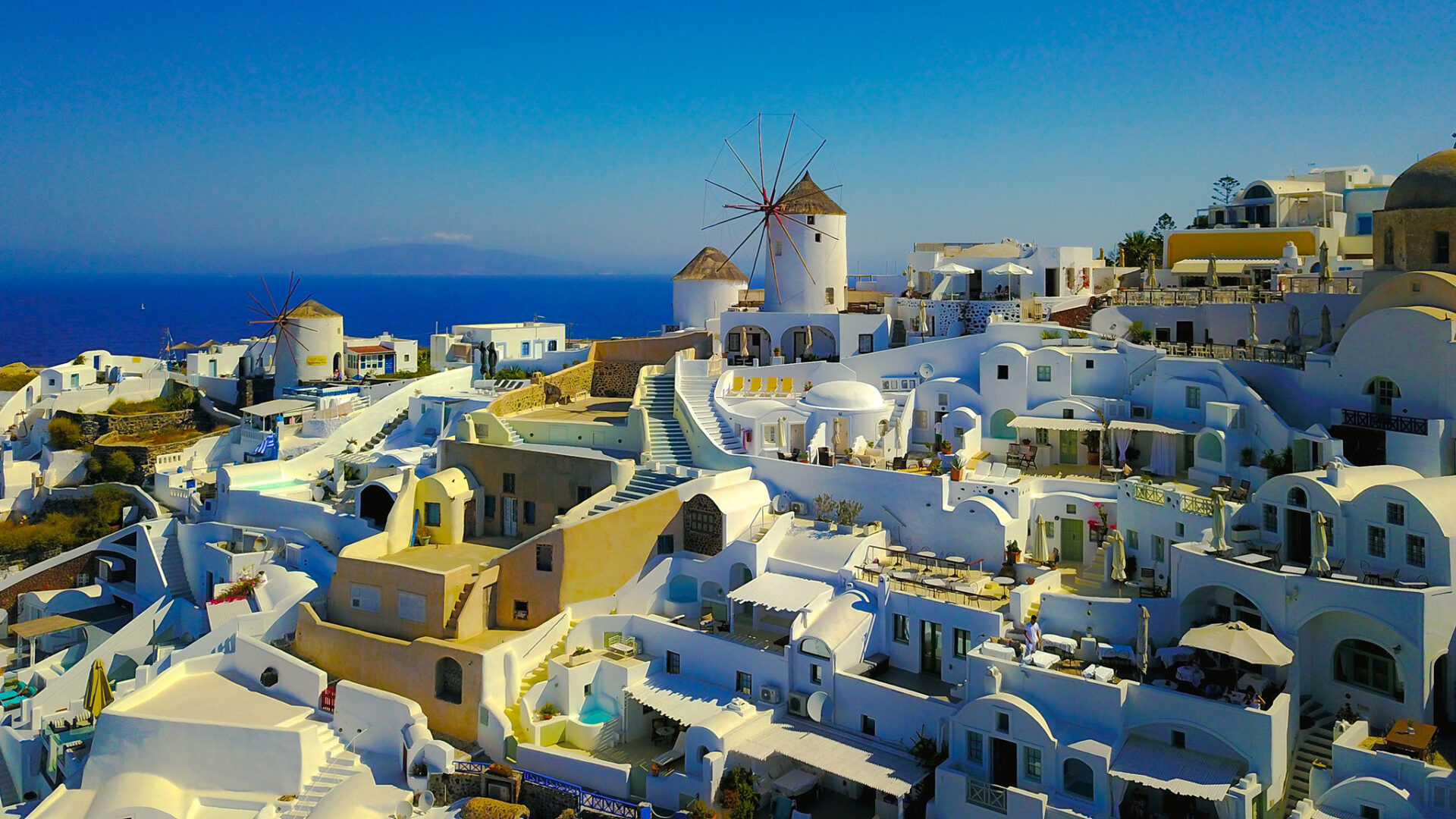 Travismo Loves Travel